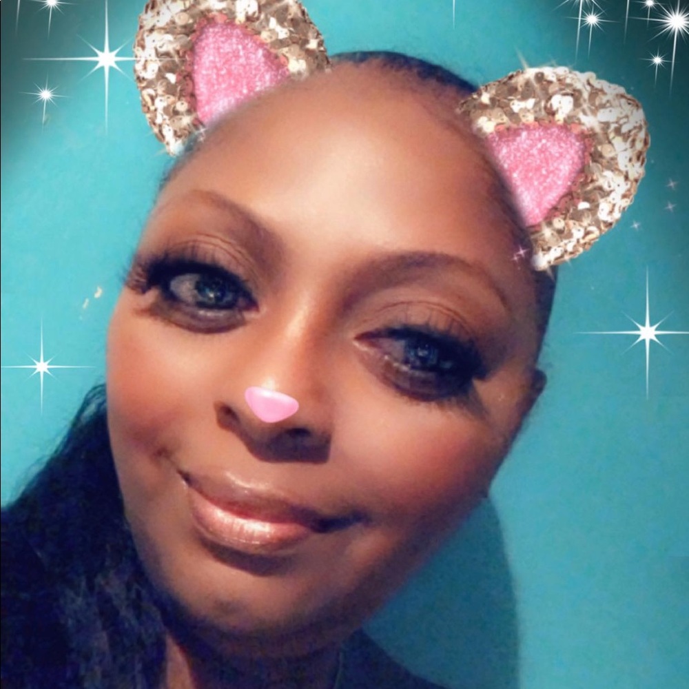 Meet your Posher, Cami